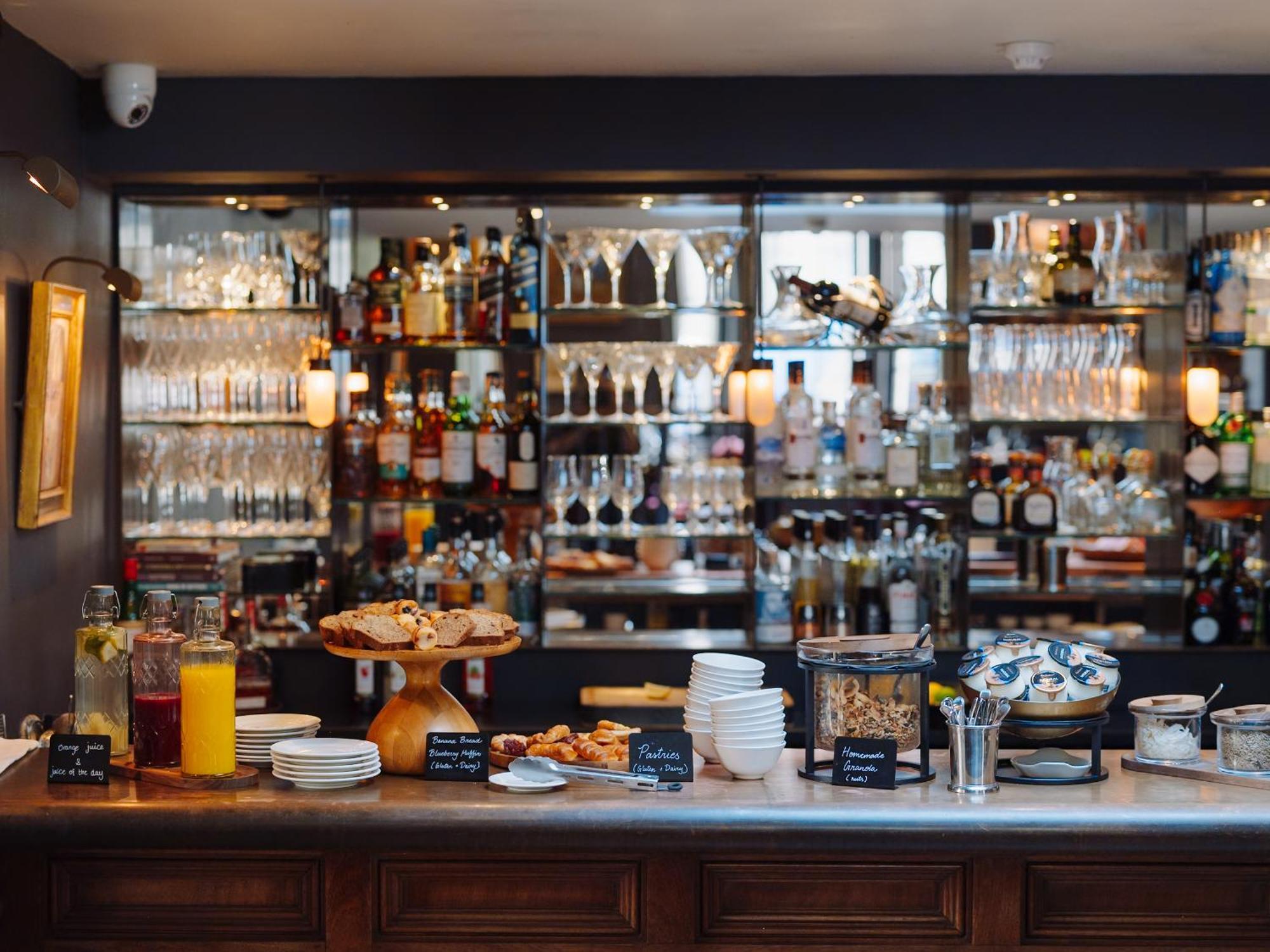 올드 파스니지 호텔 옥스퍼드 외부 사진 The bar at the restaurant